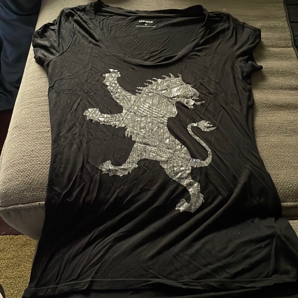 Express black tee